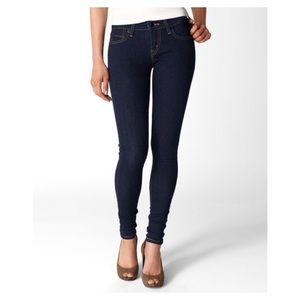 Levi’s 535 jeans/jeggings. Size W32, Leg 32